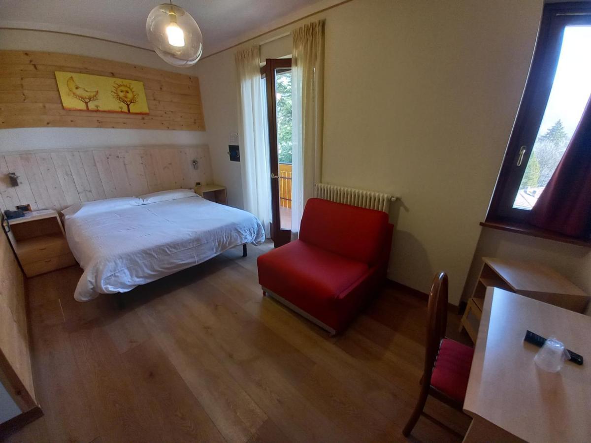 Hotel Prealpi Кастионе дела Презолана Екстериор снимка